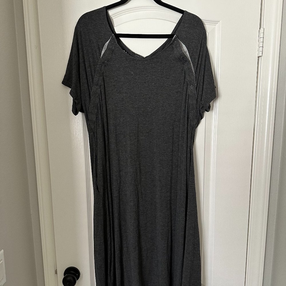 Frida mom hospital gown (NOT USED)